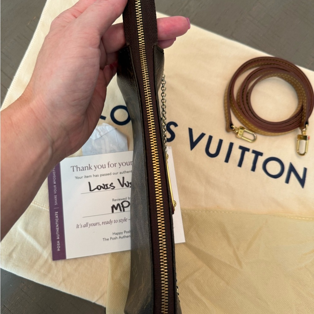 SOLD Louis Vuitton Eva in Classic Monogram - Picture 11 of 15